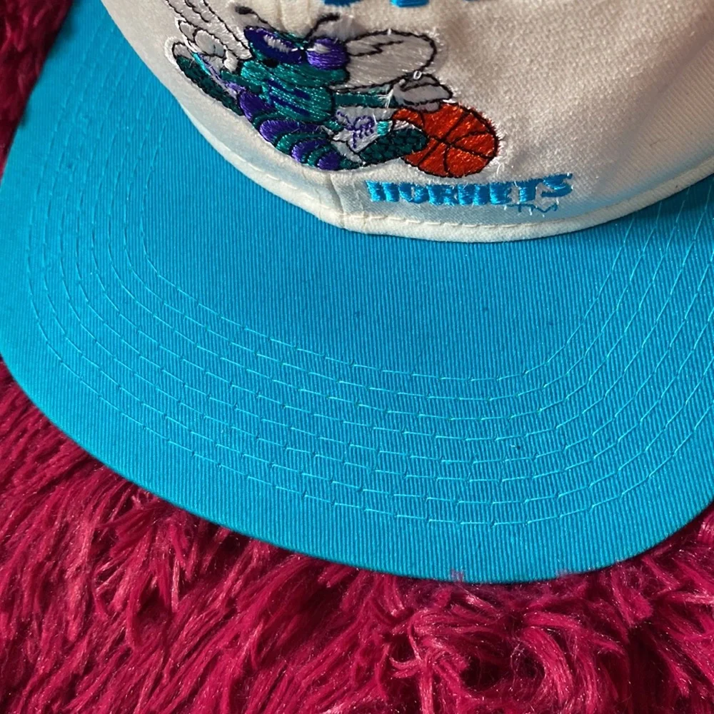 Vintage Charlotte Hornets basketball hat - Picture 3 of 15